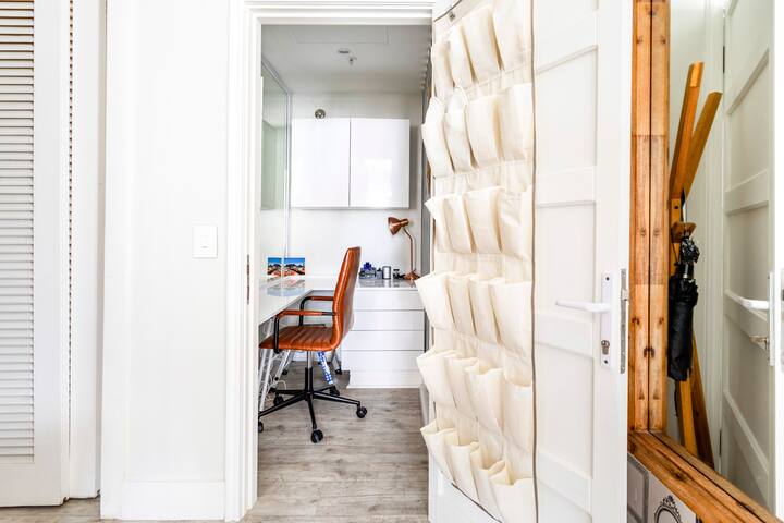 Suite in Hotel in CBD near Waterfront gallery image 3