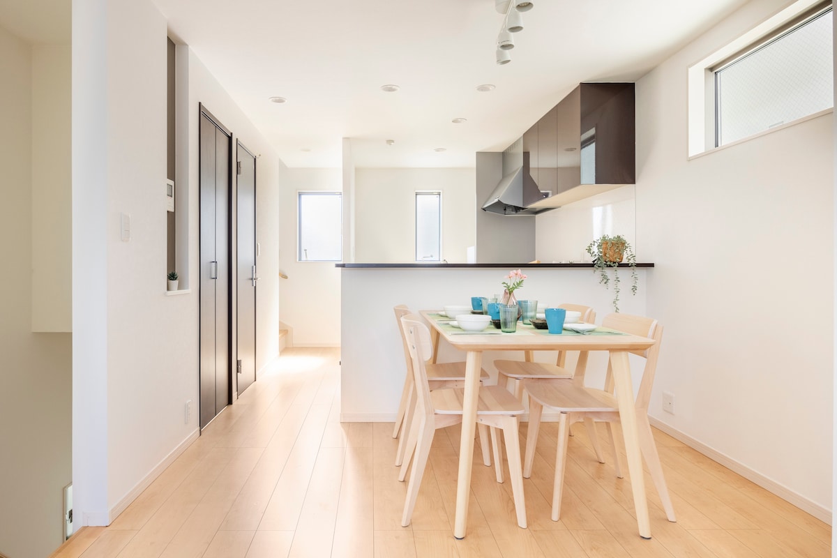 池袋近く/大型戸建/10名宿泊可能/105sqm/徒歩駅5分/家族・グループ向け/駐車場Free - 借りられる一軒家 - Toshima-ku, Tōkyō-to, 日本 - Airbnb 池袋近く/大型戸建/10名宿泊可能/105sqm/徒歩駅5分/家族・グループ向け/駐車場Free - 借りられる一軒家 - Toshima-ku, Tōkyō-to, 日本 - Airbnb