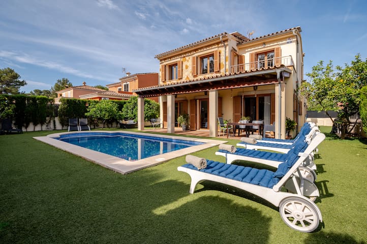 Puerto Adriano Villa