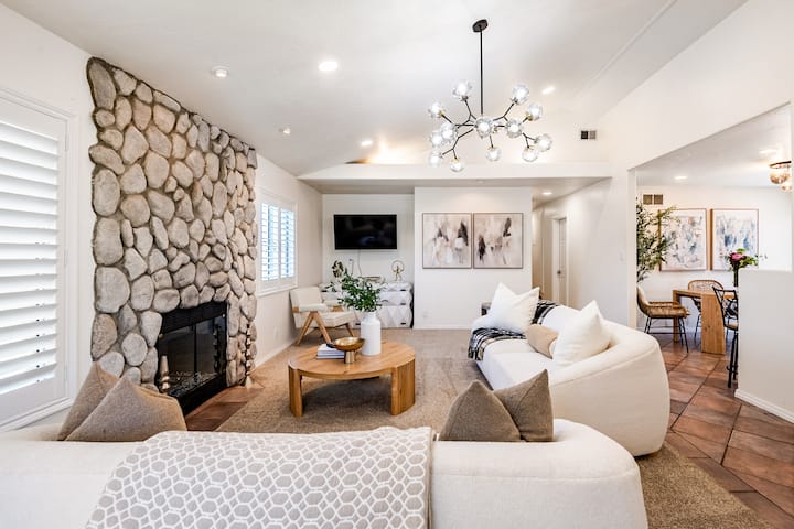 Newly Renovated Cozy Modern Getaway! 3 Bed 3 Bath - 杭亭頓海灘