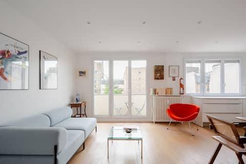 Successful Airbnb property: Sunny, charming, Paris-Neuilly, close to the metro in Neuilly Sur Seine