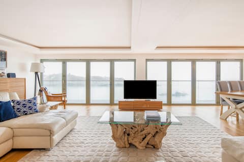 The Boathouse - Waterfront house in Porthmadog