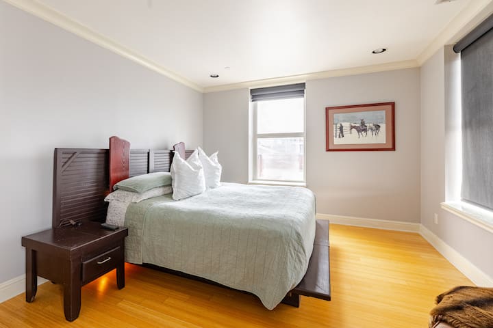 Convenient Downtown 2Bed & 2Bath! gallery image 5