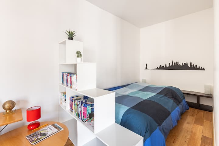 BRIGHT STUDIO PARIS PTE D'ORLEANS