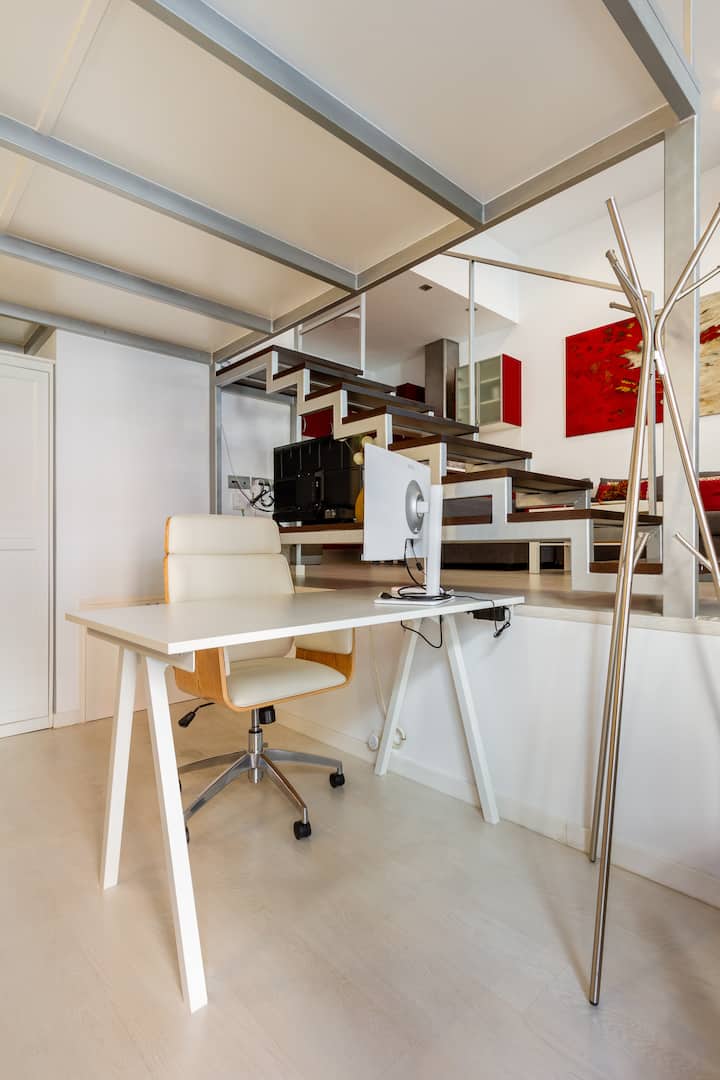 Workspace evidence from Legal Design Loft-style Apt. close to S. Familia