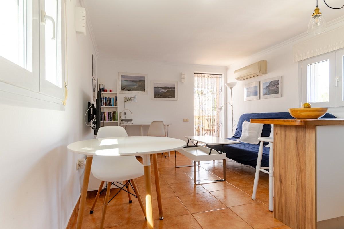 Top Airbnb: Garden Loft - Ideal for Couples - 600m to Beach en Almería