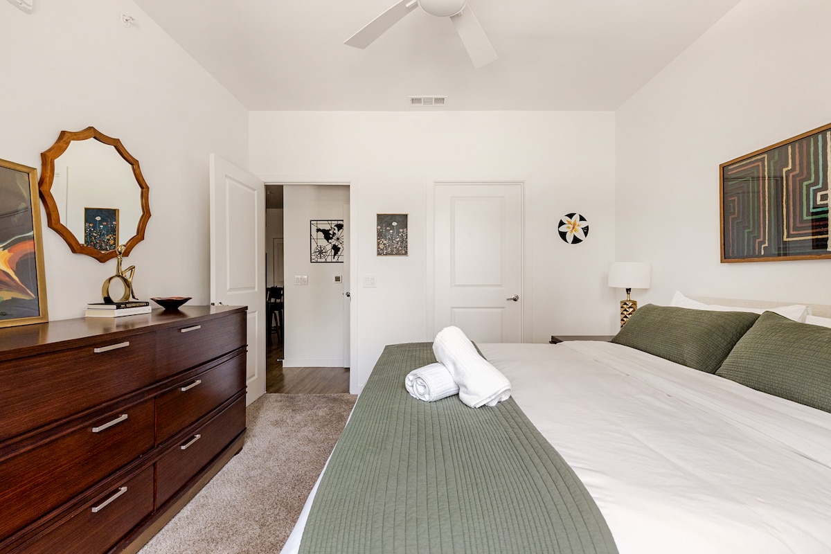 Luxury MCM Apartment Near Airport