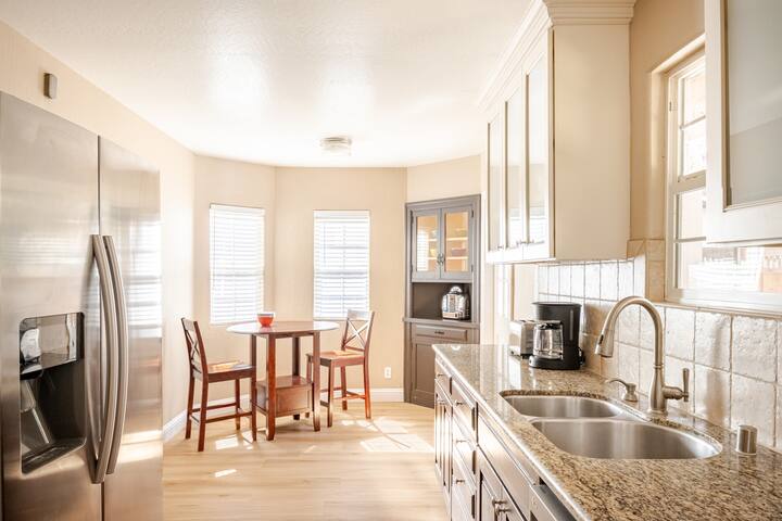 Best Willow Glen Location*Walk to Restaurants/Bars gallery image 5