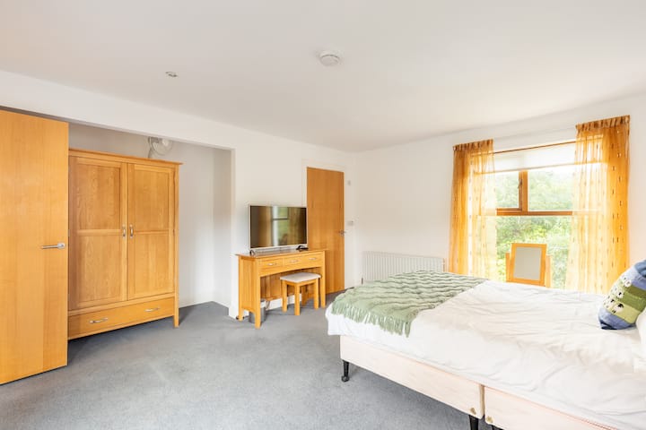 غرفة النوم 2