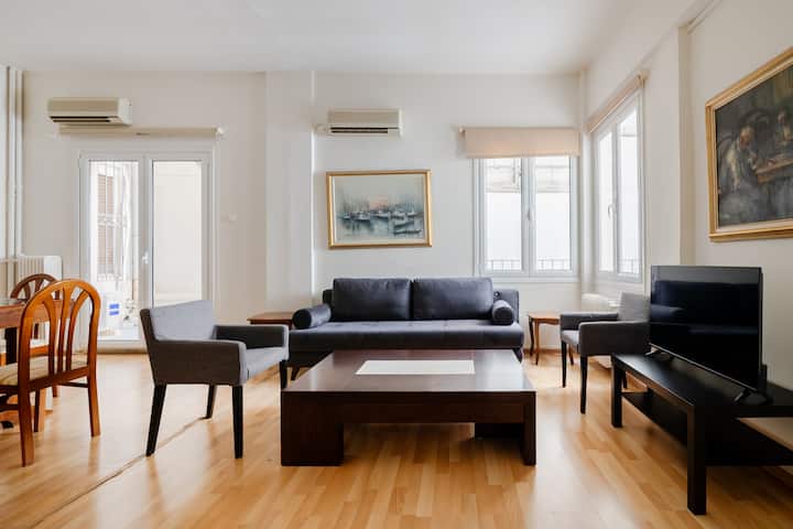 Michali's Central 1 Bedroom Apartment. Amerikis St - Atenas