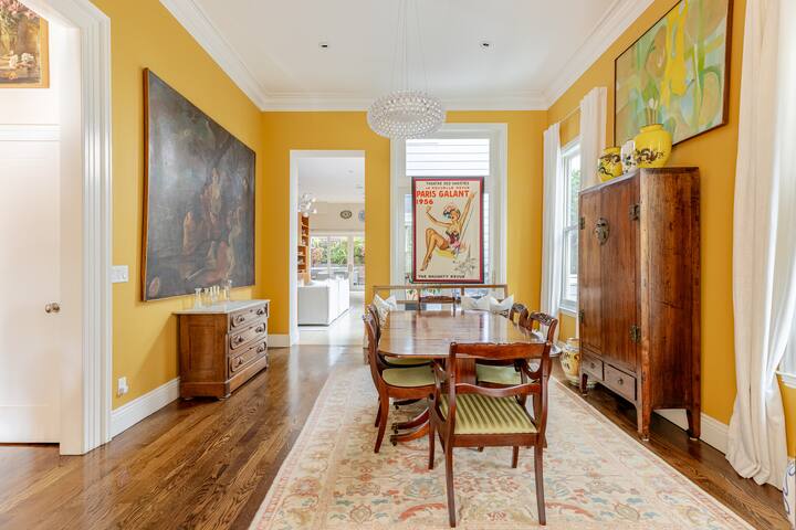 4-Bed Colorful Victorian gallery image 4
