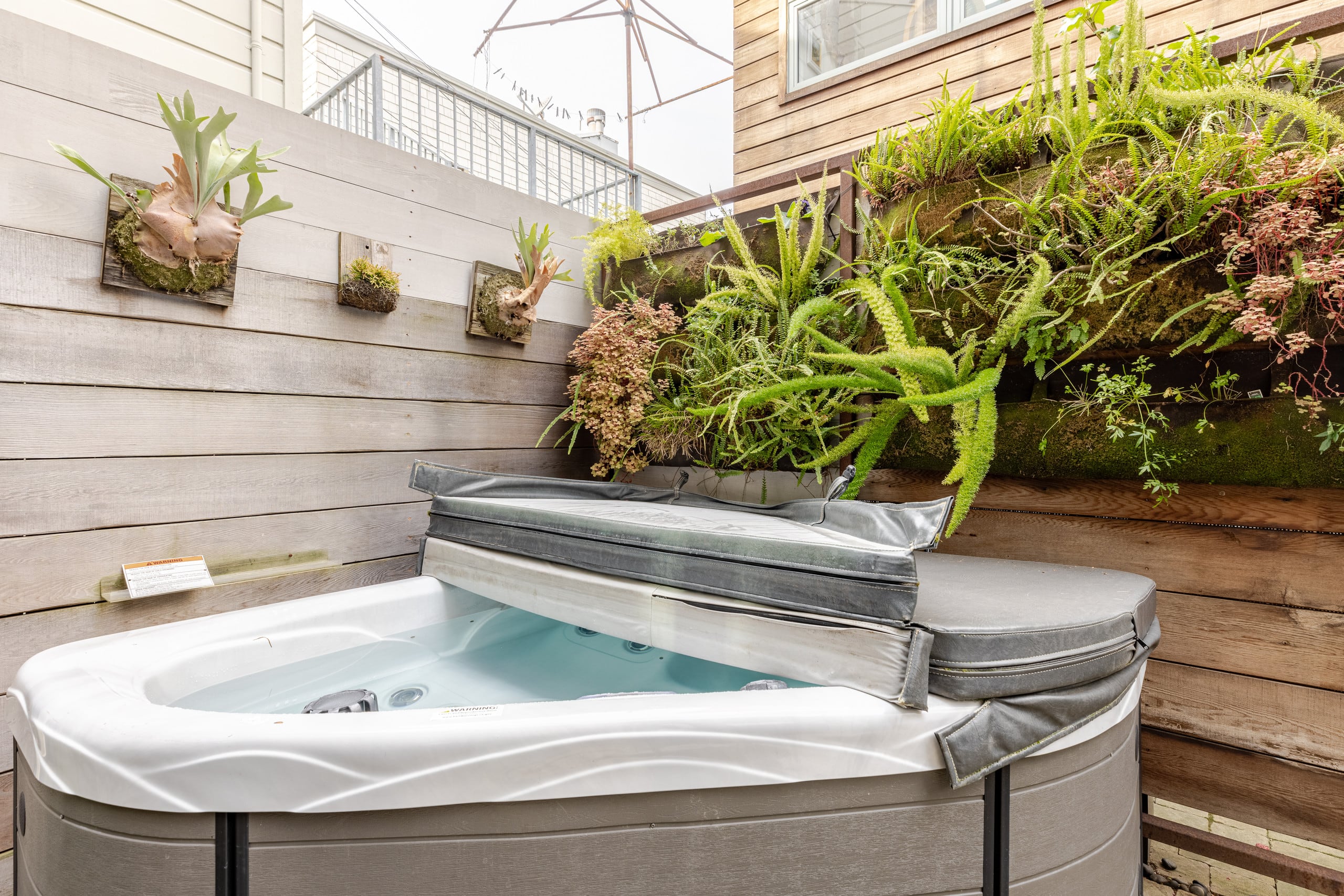 Home in San Francisco · ★4.82 · 4 bedrooms · 4 beds · 3.5 baths - Image 12