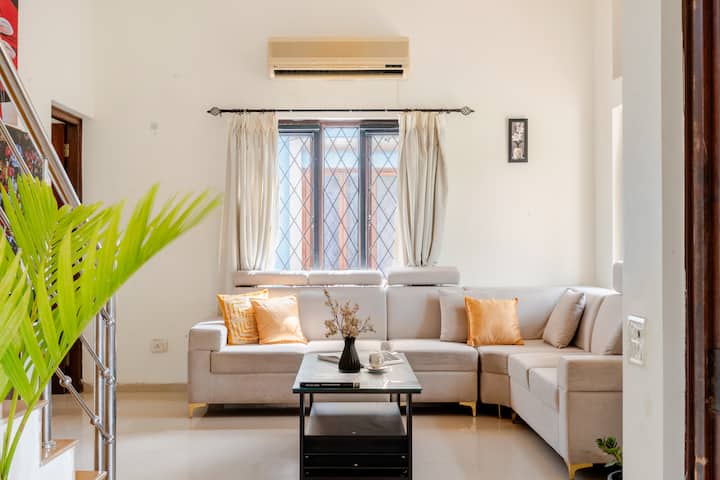 Living room image 1