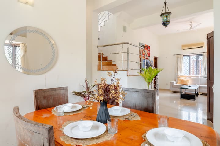 Dining area image 2