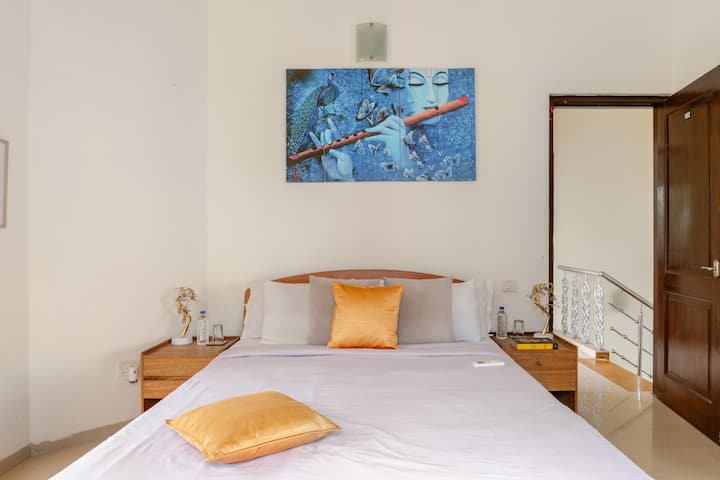 Bedroom 1 image 1