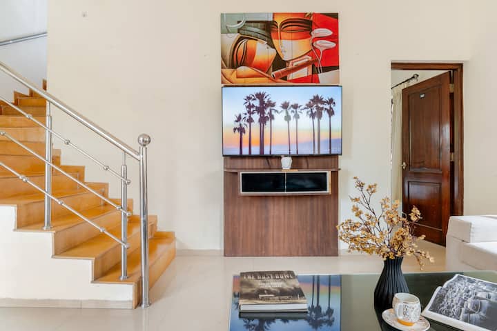 Living room image 3