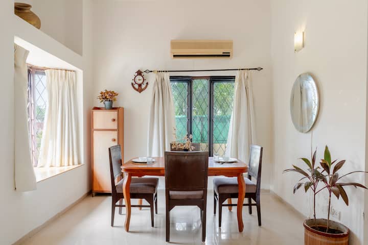 Dining area image 3