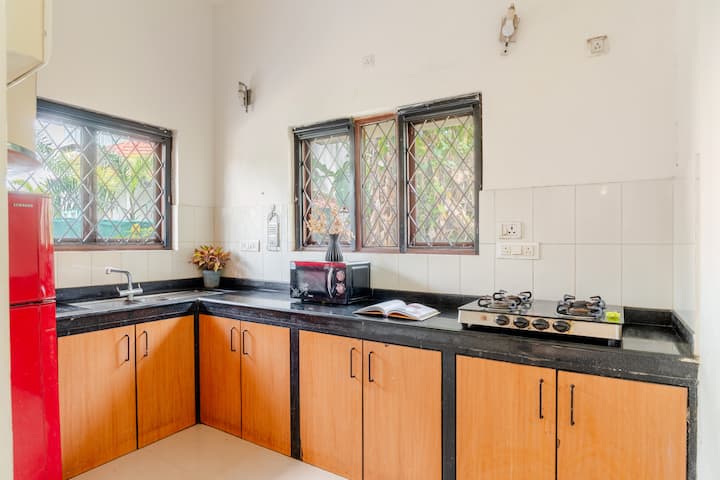 Full kitchen image 1