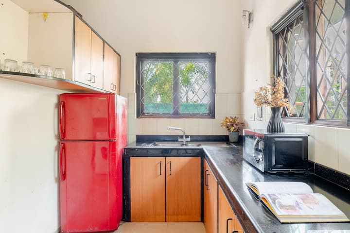 Full kitchen image 2