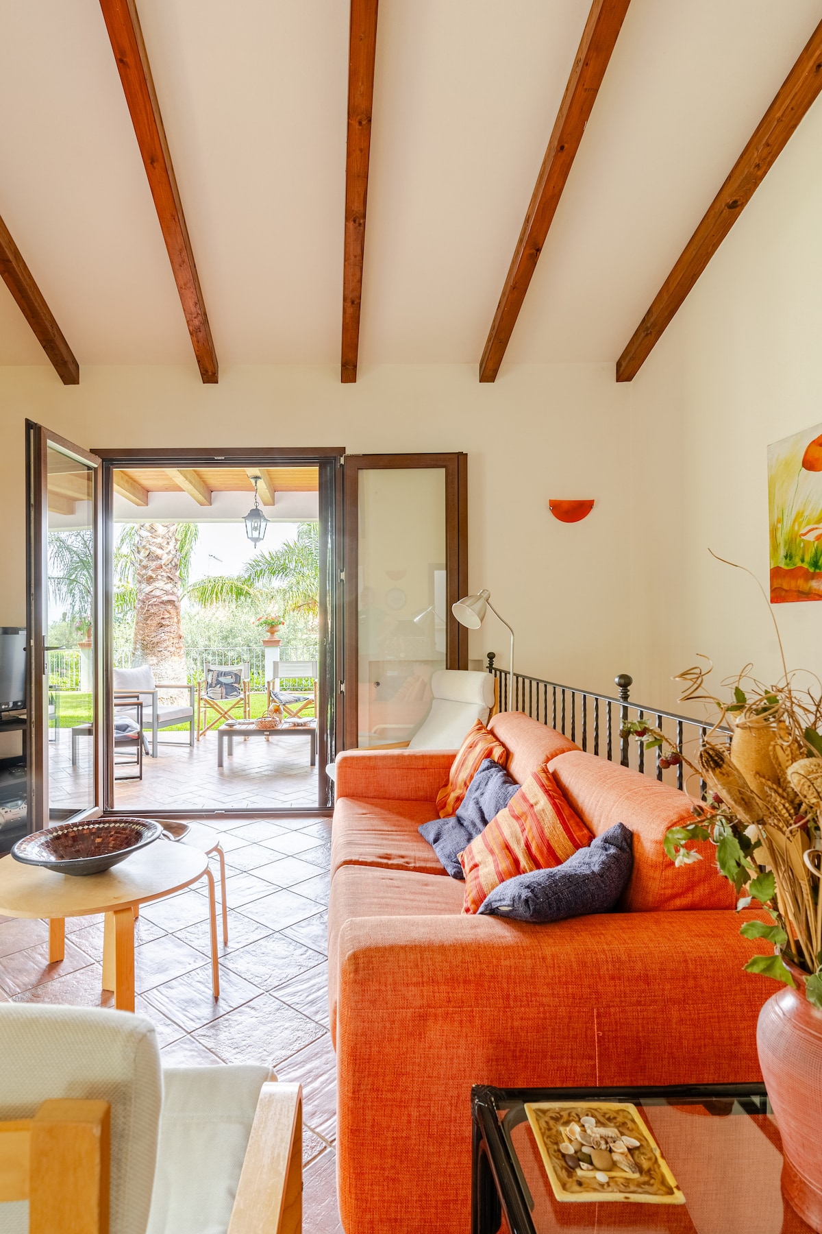 Top Airbnb: Villa Borgo degli Ulivi with private beach in Cefalù