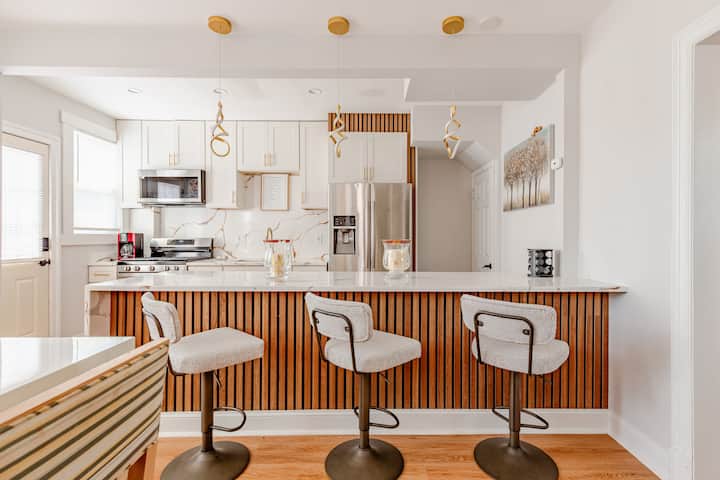 Spacious 5br Home In Dc | Sleeps 12+ - Washington D.C., DC