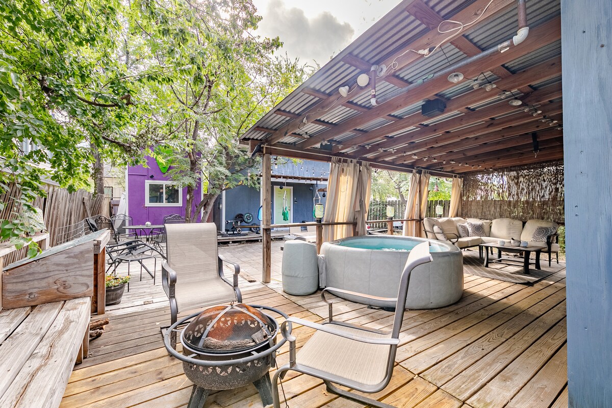 Relaxed East Austin Gem-Hot Tub & Backyard Retreat