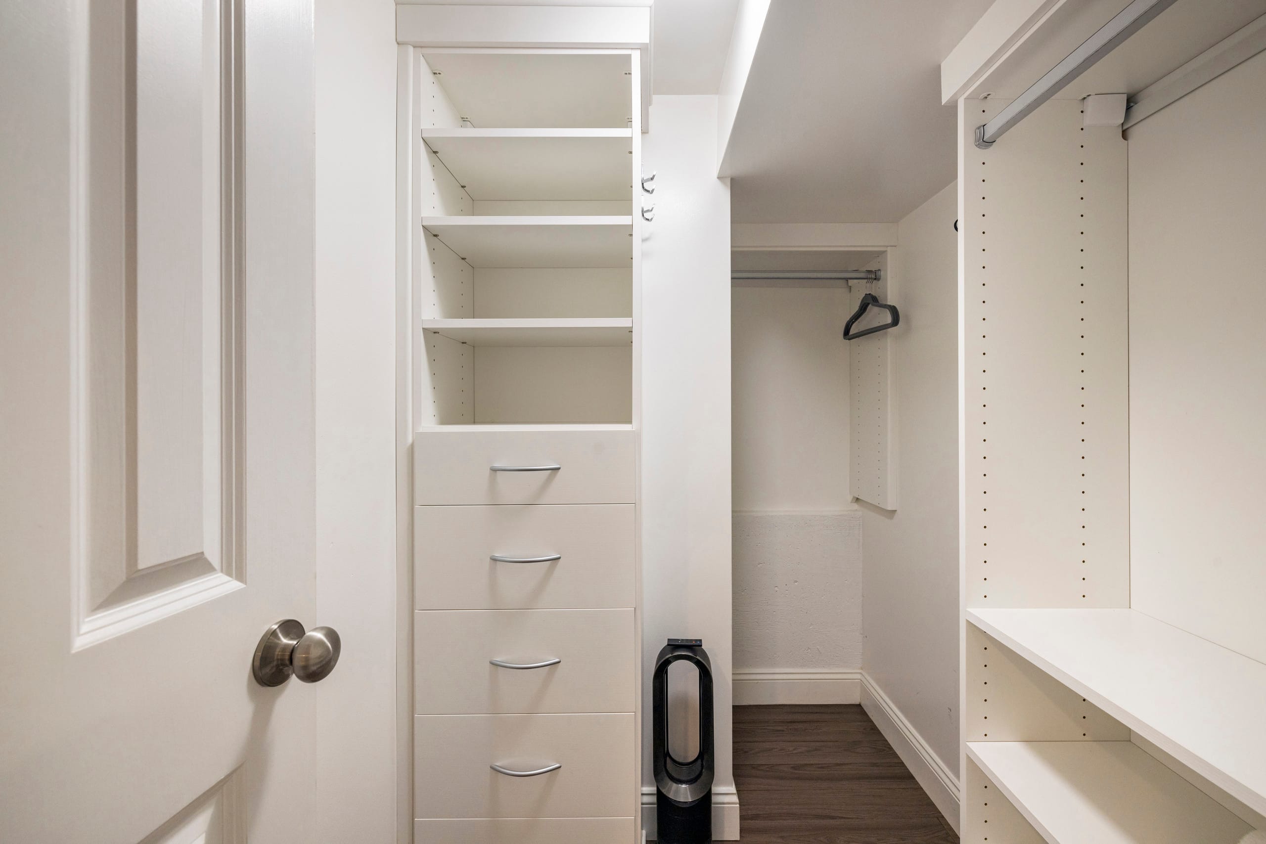 The Suite! Large cozy studio with private entrance - Image 38