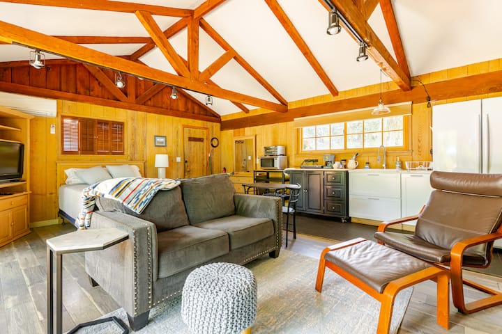 Cottage On Natural Bird Preserve W Pool - Salem, OR
