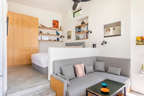 Successful Airbnb property: The Silver Lake Guesthouse in Silver Lake