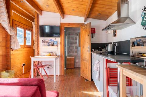 Carlton Cabin - 7mins to Airport and Ryanair HQ