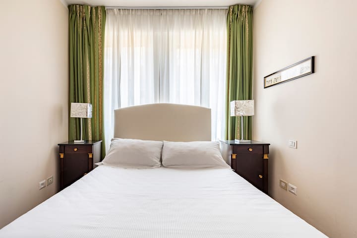 Ponte Vecchio View Luxury Apartment gallery image 5