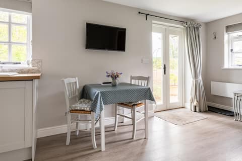 Self contained studio near Marlborough and Avebury