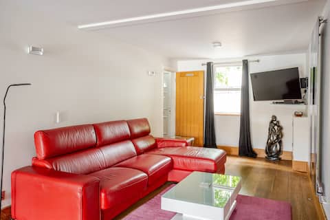 Top Airbnb: The 2nd Apartment in Englishcombe
