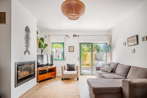 Top Airbnb: ERICEIRA - MOINHOS DO MAR HOUSE - 6 BEDS in Ericeira