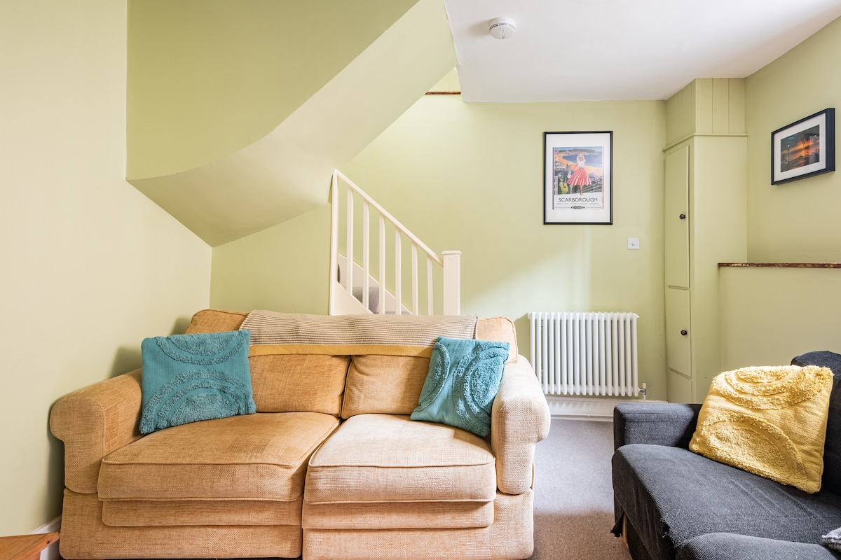 Successful Airbnb property: Harwood House, Scarborough sea view cottage in Newby And Scalby