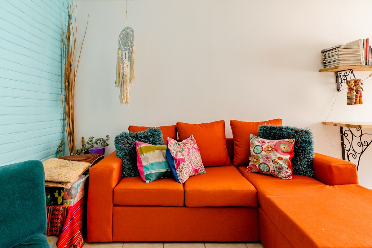 הפינה הזו מזמינה אתכם ליהנות מקריאה טובה, משיחה טובה...או גם לנוח מהיום הארוך...