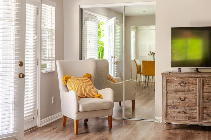 Spacious, Newly Remodeled Beverly Hills Guesthouse