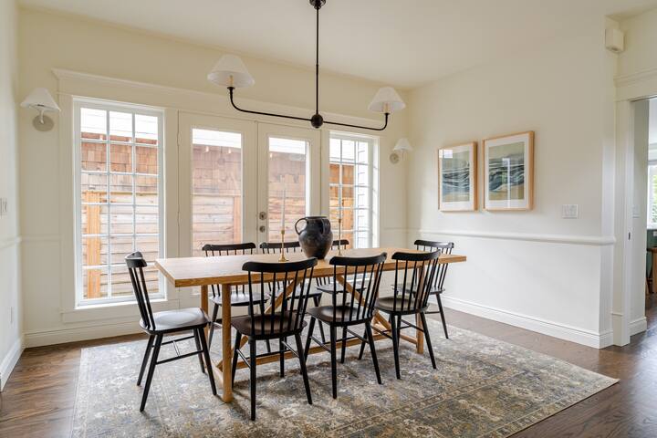 Madison Park Family Home gallery image 2