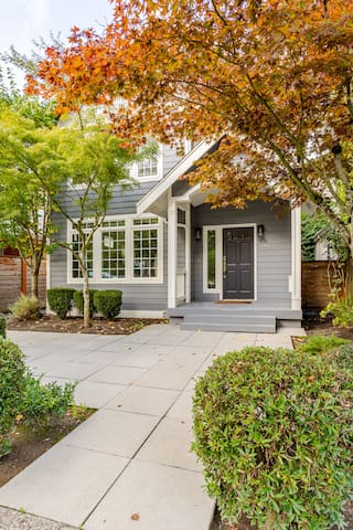 Madison Park Family Home gallery image 5