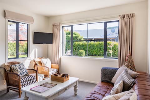Top Airbnb: Clyde Cottage - The Guest Rest in Central Otago District East