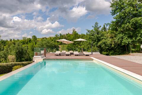 Country House with Pool - Barolo Region, Piedmont