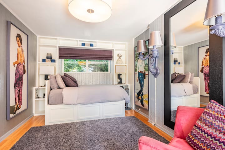 Private Stylish Studio Guest Suite w/ Pool