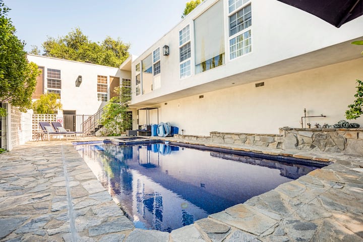 Private Stylish Studio Guest Suite w/ Pool