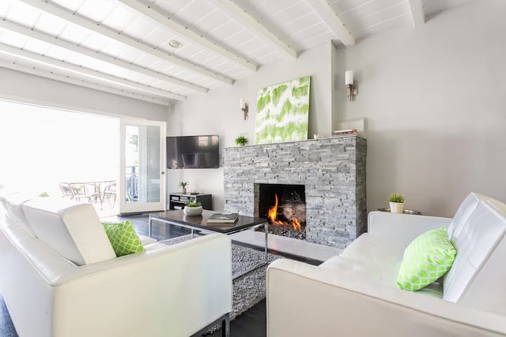 Views over Sunset Strip, Walk to West Hollywood