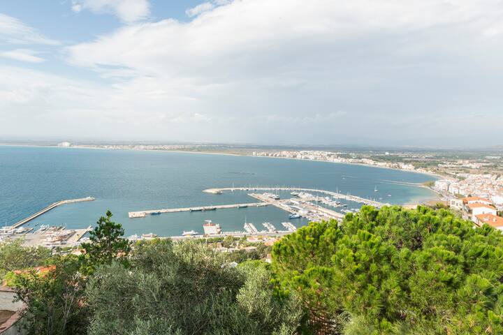 Lovely house with a superb view on the Rosas’ Bay gallery image 2