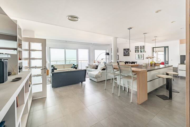 Lovely house with a superb view on the Rosas’ Bay gallery image 4