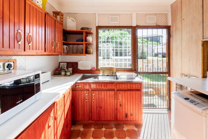 Whale Tail Cottage gallery image 5