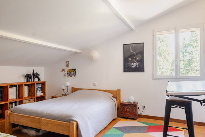 Dormitorio 4 arriba con cama doble (140 cm) y cama un lugar adicional