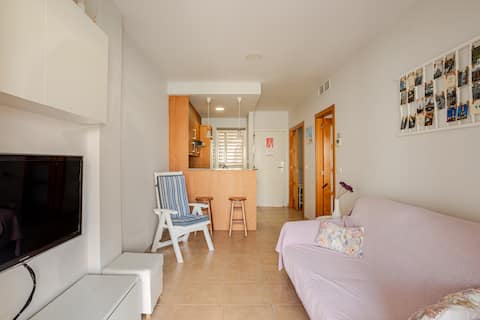Airbnb con mejor rendimiento: Large Terrace Apartment, Wifi and Garage VT-48222-V en Canet D'en Berenguer