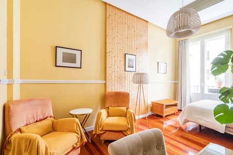 Popular Airbnb listing: "The writer's house" Central and modern apartment. in Madrid